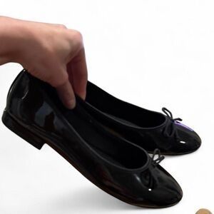 Black patent leather ballet flats with bow detail 7.5